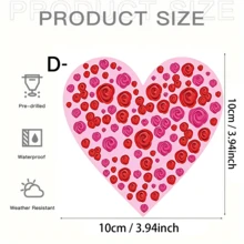 心形装饰挂件，情感象征软装，通过格子、唇印、玫瑰元素和简洁的文字表达爱意，亲密关系中常见的情感纽带物品