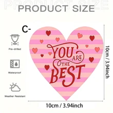 心形装饰挂件，情感象征软装，通过格子、唇印、玫瑰元素和简洁的文字表达爱意，亲密关系中常见的情感纽带物品