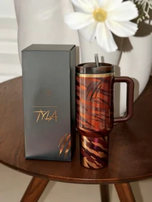 [Main Image Style]Say Goodbye To Frequent Refills! Unique Bottle Design With Pattern. 40oz. Large Capacity Straw Cup. Suitable For Car Use, Office, Fitness, And Outdoor Activities. Long-Lasting Cold Preservation. Leak-Proof And Non-Splash. Elegant Appearance.The Top Choices For Holiday Gifts: Souvenirs Or (For Oneself/Family And Friends), Handcrafted Presents, Graduation Gifts, Valentine's Day Gifts, Halloween Gifts, Christmas Gifts, Thanksgiving Gifts, Birthday Gifts And New Year Gifts. - Nhiều màu - Xem 1