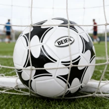 1 Pieza Balón de Fútbol Clásico Talla 3 / Talla 4 | Pelota de Entrenamiento y Competición + Material PVC Engrosado Resistente al Desgaste | Tacto Suave para Niños y Adultos | Ideal para Partidos al Aire Libre / Deportes Escolares / Regalo - Blanco y Negro - Ver 7