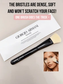Giorgio Armani 迷你粉底腮红修容刷，柔软刷毛不刺激皮肤，打造专业自然妆容，多功能用途，可用于粉底、腮红、修容，适合初学者、学生、上班族、日常通勤、约会、派对等场合，是送给朋友/女友的理想礼物。 - 米色 - 查看 2