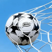 1 Pieza Balón de Fútbol Clásico Talla 3 / Talla 4 | Pelota de Entrenamiento y Competición + Material PVC Engrosado Resistente al Desgaste | Tacto Suave para Niños y Adultos | Ideal para Partidos al Aire Libre / Deportes Escolares / Regalo - Blanco y Negro - Ver 2