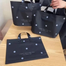 100个/套 节日服装包装袋，女士购物袋，加厚防水便携大容量手提袋；户外旅行日常必备手提包。装饰礼品包装袋，高端包装袋，可重复使用包装袋，适用于节日、新年、婚礼、派对、购物、生日礼物、聚会礼物等各种场合。 - 彩色 - 查看 1