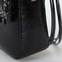 优雅女士金色链条肩带手提包，粉色点缀经典设计 - 时尚双色斜挎包，适合日常使用 - 黑色 - 查看 4