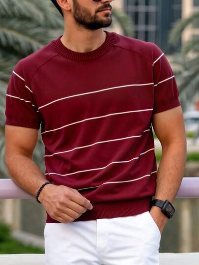 1件男士撞色圆领插肩袖条纹修身短袖毛衣