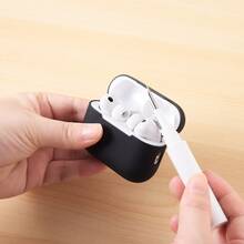 حافظة واقية من الجيل الثالث + فرشاة تنظيف، تحمي سماعات الأذن بفعالية، فرشاة التنظيف تزيل الأوساخ، فتحات دقيقة للشحن والفتح/الإغلاق - الأسود - مشاهدة 3