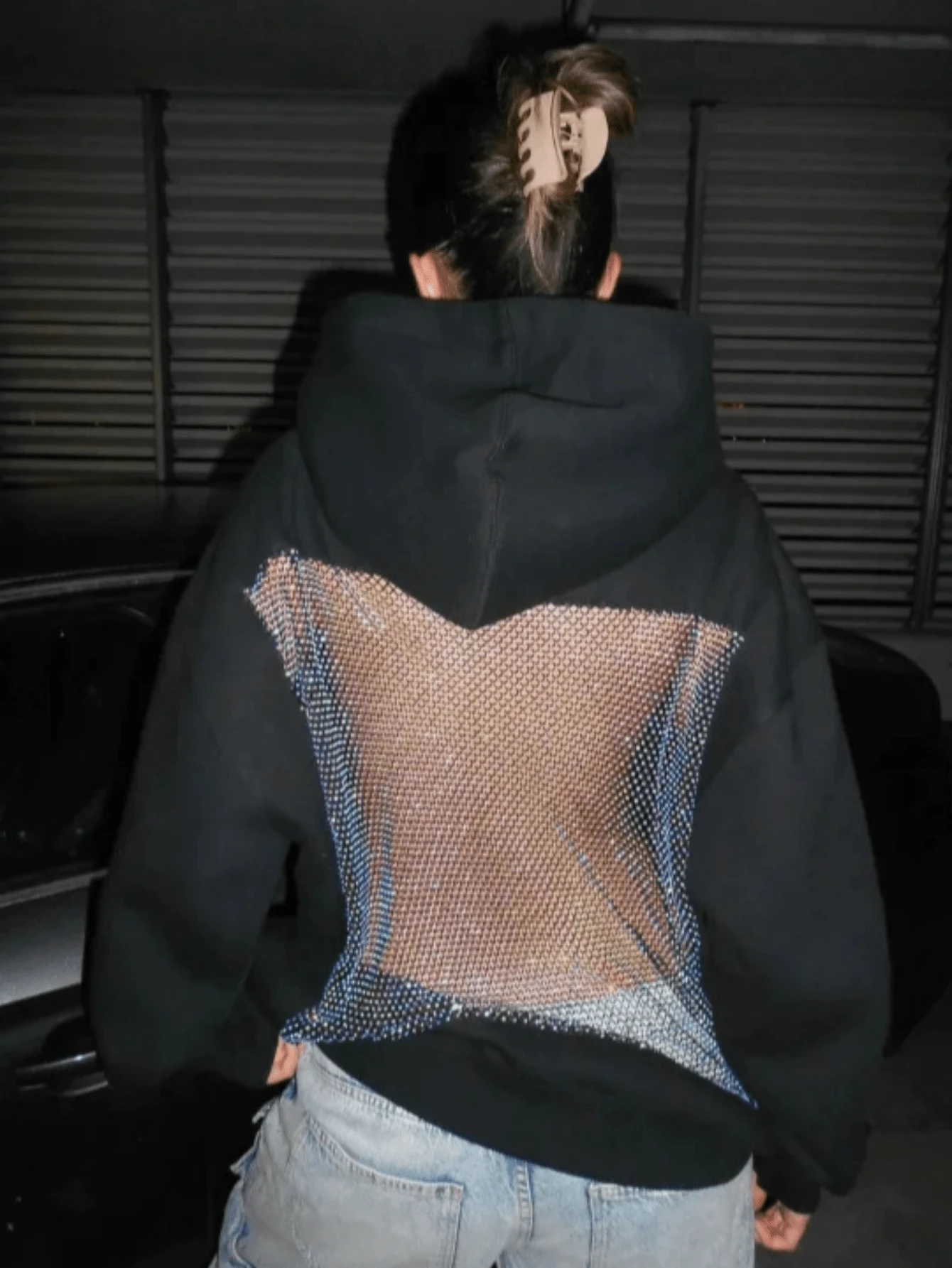 Women Hoodie Sweatshirt Back Sequin See Through Fishnet Mesh Pullover Long Sleeve Backless Top With Pocket - màu đen - Xem 1