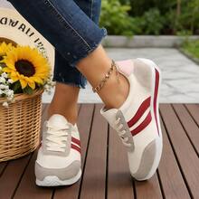 FZY Women's Lightweight And EdgyElongatesStylish Sneakers - Comfortable And Cushioned Insole, Striped Low-Top Lace-Up Casual Shoes, All-Weather Durable And Abrasion-Resistant Rubber Outsole, Women's Flat Shoes Suitable For All Seasons, Outdoor Sports, And Daily Errands, With A Simple Sporty Design.Valentine's Day Surprise Gift: Striped Casual Shoes - Perfect For Couples To Wear Together For A Special Valentine's Day Gift List - Versatile, Practical, And Suitable For Everyone - 紅色 - 查看 5