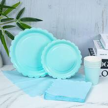 一套浅蓝色一次性餐盘、餐巾纸和杯子，可供8位客人使用，适合生日、婚礼、主题派对、家庭野餐等场合。 - 彩色 - 查看 3
