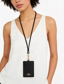 COACH经典时尚卡包钱包，女士完美节日礼物，独特百搭的设计，通勤和日常使用的理想之选，任何场合的时尚必备单品。 - 黑色 - 查看 2