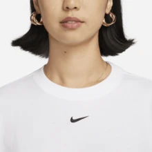 Nike Sportswear 宽松圆领短袖T恤，带Logo，女款，白色 - 黑色 - 查看 5