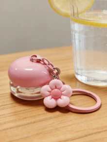 1个5克粉色迷你润唇膏罐，5克便携式眼影腮红盘，以及美妆亮片收纳挂绳。适合挂在包包、钱包上，方便日常出行。是收纳唇彩、指甲油和亮片的理想之选。5克的容量使其成为一款便携式旅行收纳瓶，也是送给女性的完美礼物。 - 彩色 - 查看 7