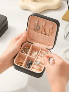 1pc Minimalist Travel Jewelry Storage Box, Portable Earring, Ring, Bracelet Jewelry Organizer Box, Fashionable Personalized Leather Jewelry Box, Suitable For Storing Rings, Necklaces, Earrings, Perfect Gift For Women, Thoughtful Present For Women's Day