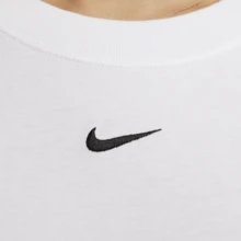 Nike Sportswear 宽松圆领短袖T恤，带Logo，女款，白色 - 黑色 - 查看 3