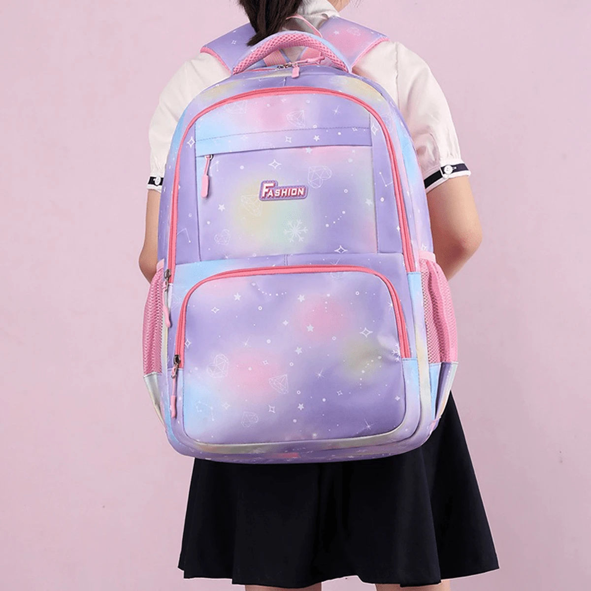 Mochila Escolar Niña Estilo Galaxia Iridiscente + Mochila Infantil Ligera Resistente + Mochila Primaria con Diseño Estrellas y Arcoíris + Mochila Niña 6-12 Años Material PU Brillante + Capacidad A4 + Correas Hombro Transpirables de Malla + Bolsillos Múltiples Organizador + Mochila Escolar Impermeable Ligera + Estilo Unicornio Pastel Rosa Morado + Mochila Infantil para Regreso a Clases + Compartimentos Principales y Laterales + Correas Ajustables + Mochila Niña Estilo Kawaii Brillante + Ideal Primaria Secundaria + Mochila Escolar con Estética Holográfica - Morado - Ver 1