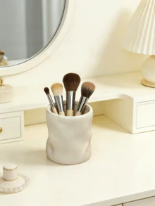 1pc Creative White Raised Round Resin Makeup Brush Holder, Can Store Makeup Brushes, Pencils, Etc., Suitable For Vanity Desk, Can Hold Eyeshadow Brushes, Eyebrow Brushes, Pencils, Ideal Gift, Also Suitable For Winter, Home Decor, Wedding Decor, Jewelry Box, Party Decor, Valentine's Day And Birthday , Makeup Room Decor,Makeup Bag,Travel Essential - Multicolor - View 10