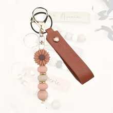 1pc Personalized Daisy Beaded Keychain | Customizable Birthday Flower Keychain | Faux Leather Keyring | Handmade Floral Bag Charm | Back To School Gift | Friendship Gift | Birthday/Mother's Day Gift, Suitable For Women, Graduation Season, Bridesmaid, Teacher's Day, Niche Elegant Accessory, Galentine's Day, Ramadan, Eid - Multicolor - View 32