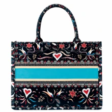 Women's Spacious Zippered Beach Tote Bag With Internal Pocket - 模型 2 - 查看 2