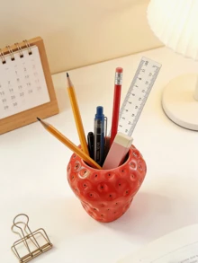 1 pieza Soporte de bolígrafo con forma de fresa roja, decoración de escritorio con diseño de fresa de dibujos animados, organizador personalizado y creativo para brochas de maquillaje, estantería de almacenamiento multifuncional para lápices, bolígrafos y útiles escolares - Multicolor - Ver 3