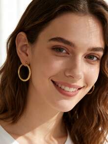 Charm-In Khuyên tai vòng xoắn dây mạ vàng dành cho nữ - Thiết kế cổ điển phù hợp để đeo hàng ngày/dịp lễ, món quà vượt thời gian dành cho phái đẹp (Giáng sinh/Sinh nhật) - Vàng - Xem 2