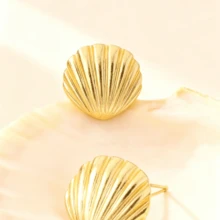 A Pair Of Elegant And Delicate Shell-Shaped Earrings, Stylish Design. Everyday Wear For Holiday Parties - 金色 - 查看 4