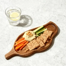 1件北欧风格不对称木质托盘，可作餐盘、装饰盘、早餐/开胃菜/寿司/甜点盘，用途广泛，适用于餐厅、厨房、户外野餐、露台、节日等各种场合，四季皆宜。