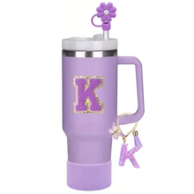 4件套A-Z杯子配件套装（30-40盎司） - 配件套装包含：1个吸管装饰盖、1个字母吊坠、1个硅胶杯底、1个字母贴纸，日常及节日惊喜礼物