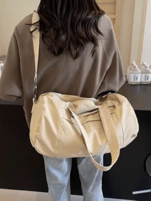 Esta bolsa deportiva casual es adecuada tanto para hombres como para mujeres. Se puede usar como bolso de hombro, bolso cruzado o bolso de mano. Es adecuado para la escuela, la universidad, el gimnasio, el yoga, el pilates, los viajes de fin de semana, las estancias nocturnas y otras ocasiones.