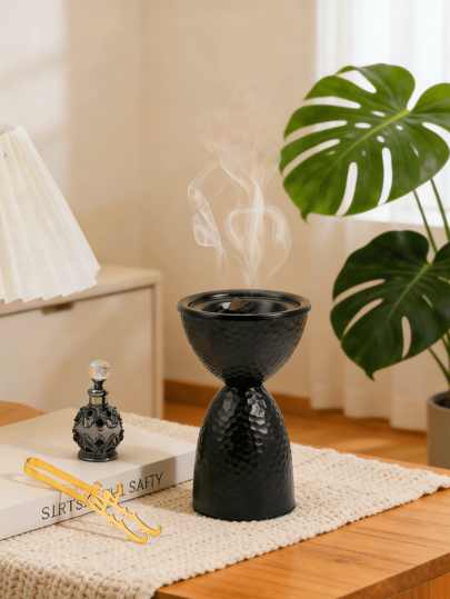 This Elegant And Refreshing Resin Incense Burner Features A Black And White Color Scheme, Suitable For Home Decor, Office, Holiday Celebrations, And Yoga Studios, Serving Both Decorative And Fragrance Functions. It Can Also Be Used As A Living Room Decoration, Back-To-School Gift, Graduation Gift, Souvenir, Valentine's Day Gift, Gift For Women, And Wedding Gift.