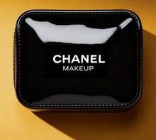 CHANEL 黑色漆皮化妆包，带镜子 - 黑色 - 查看 1