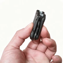 带旋转滑动功能的EDC玩具 - 创意金属桌面玩具，有助于集中注意力和进行动态游戏，是送给男士和办公室专业人士的绝佳礼物 - 彩色 - 查看 10