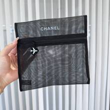 CHANEL Geantă de călătorie Material din plasă neagră, geantă de machiaj, geantă cosmetică țesută cu logo-ul semnăturii și fermoar cu pandantiv de avion, organizator portabil pentru articole de toaletă - Negru - Vizualizare 1