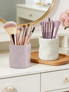 1 hộp đựng cọ trang điểm bằng nhựa hình dáng bất đối xứng, hình bình hoa không đối xứng với bề mặt dập nổi không đều, vật trang trí bàn làm việc đa chức năng, bình hoa mini kiêm hộp đựng đồ, thích hợp cho phòng khách, phòng ngủ và văn phòng (màu trắng và tím), trang trí phòng trang điểm. - Nhiều màu - Xem 6