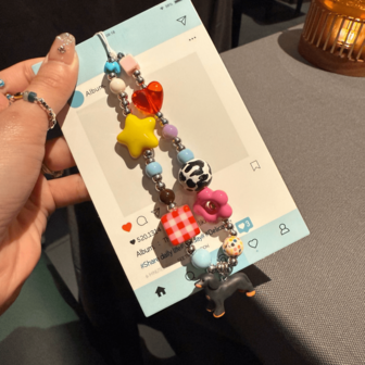 Y2K Cute Dachshund Puppy Fashion Flower Star Colorful Beaded Wristband Phone Lanyard Bracelet Camera Bag Universal Accessory Chain Girl Gift Compatible With Android And Most Smartphone,Gifts For Mother, Family, Friends, Kids, Birthday, Holiday Phone Chain