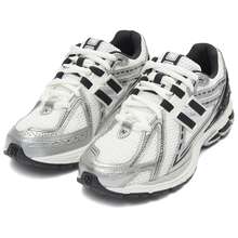 New Balance 1906R  Kid ' Women's Silver Metallic Black'  Low Top Lifestyle Shoes GC1906ER - 黑與白 - 查看 4