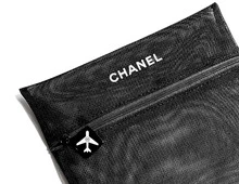 CHANEL Geantă de călătorie Material din plasă neagră, geantă de machiaj, geantă cosmetică țesută cu logo-ul semnăturii și fermoar cu pandantiv de avion, organizator portabil pentru articole de toaletă - Negru - Vizualizare 5