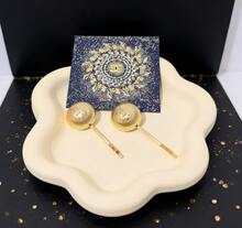 CHANEL Gold Button Hair Clip, Elegant And Fashionable Hair Accessory, Luxury Bangs Clip, Suitable For Everyday Wear - Gold - View 7