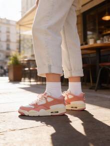 Nike 女款 WMNS AIR JORDAN 4 RM 轻便舒适户外篮球缓震回弹休闲跑步运动鞋 FQ7940-808 - 冰番石榴色/淺茜草根紅/帆白 - 查看 1