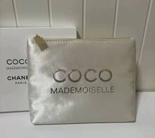 CHANEL 缎面化妆包，银白色化妆包，带香水盖拉链和光泽饰面，旅行化妆包 - 亮白 - 查看 2