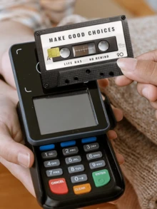 1pc Radio Style Credit Card Sticker, Inspirational Quote "MAKE GOOD CHOICES, LIFE HAS NO REWIND", PVC Material Anti-Fingerprint Anti-Scratch, Suitable For Men And Women, Couples, For SIM Card, Bank Card, Credit Card, Transportation Card, Student ID Card DIY - Multicolor - View 3