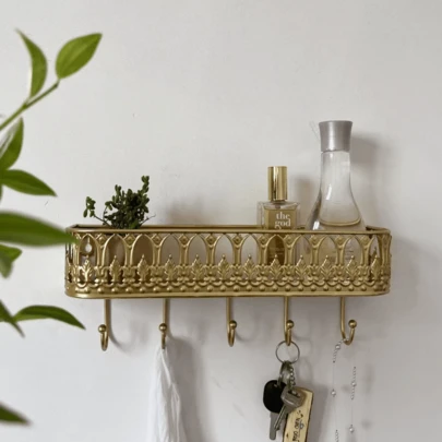 1pc Luxury Metal Hanging Storage Basket With Hook, Suitable For Entryway/Kitchen/Bathroom/Office Wall-Mounted Organizer - Space-Saving Phone, Key, Ladies Purse And Hat Holder, Entryway Organizer, Kitchen Hook. Minimalist Design, Durable, Powder-Coated Surface, Home Storage Assistant, Small Space Solution