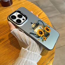 Con el maravilloso patrón Tetera con flores, Funda de teléfono de plata colorida IMD, compatible con Apple 17Pro/17ProMax/17/Air/16/16e/16Pro/16ProMax/16Plus/11/12Mini/13Mini/15ProMax/15Pro/15Plus/14Pro/14ProMax/14Plus/12Pro/12ProMax/13Pro/13ProMax,Galaxy S25+/S24 Ultra/S23 FE/A55/A54/A35/A34/A32/A22/A15/A12/A06/A05/A04E/A04/A03/A02/M15/M145G, Antimanchas,Duradero,Resistente a caídas -- ¡Regalo ideal para cumpleaños, Navidad y todas las fiestas especiales! - Negro - Ver 2
