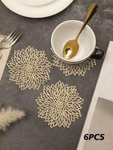 12 件金色花卉图案 15 英寸圆形餐垫，PVC 材质，3.94 英寸圆形镂空花朵杯垫，可水洗，易清洁，可擦拭，防滑，耐热，适用于房间装饰、餐桌装饰、家居装饰、节日、派对、生日、婚礼和晚宴。 - 彩色 - 查看 9