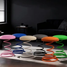 一款设计独特、奢华而富有创意的弹簧凳，适用于酒吧、餐厅、现代客厅，时尚实用，适合家庭使用。采用现代锻铁制成，具有美式前台风格，简约而优雅。