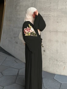 Chiffon Pleated Women's Robe, Suitable For Daily Wear, Spring, Summer, Autumn