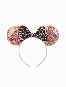 这款时尚豹纹米奇米妮耳朵发箍配有闪亮蝴蝶结，适合角色扮演、学生派对、化装舞会、角色扮演、主题公园等场合，是完美的礼物之选。这款米奇耳朵发箍男女皆宜，情侣佩戴也合适，是公主角色扮演、生日庆祝和圣诞派对的完美配饰。（颜色和款式随机发送） - 款式隨機 - 查看 2