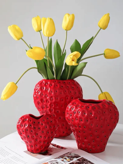 1pc Resin Strawberry Vase Decor, Handmade Realistic Strawberry Indoor/Outdoor Ornament, Resin Material, Bohemian Style Home Decor Gift, Birthday/Graduation Gift