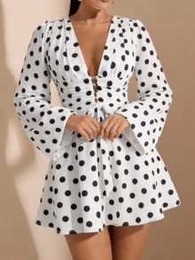 Deep V Neck Puff Sleeve Bodycon Mini Dress Polka Dot Flare Hem Sexy Casual Party Club Outfit - 黑與白 - 查看 2