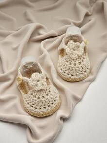1 Pair Handmade Crochet Knitted Infant Shoes, Beige Floral Pattern, Handwoven Style - Beige - View 4