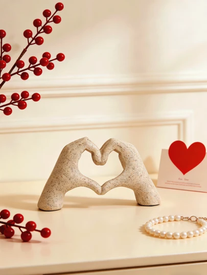 1pc Heart-Shaped Hand Decorative Statue, Heart Design Resin Ornament Suitable For Home Decor, Living Room, Bedroom, Room, Office Decoration, Modern Art Sculpture, Perfect Gift For Valentine'S Day, Wedding Season, Anniversary, And For Gifting.